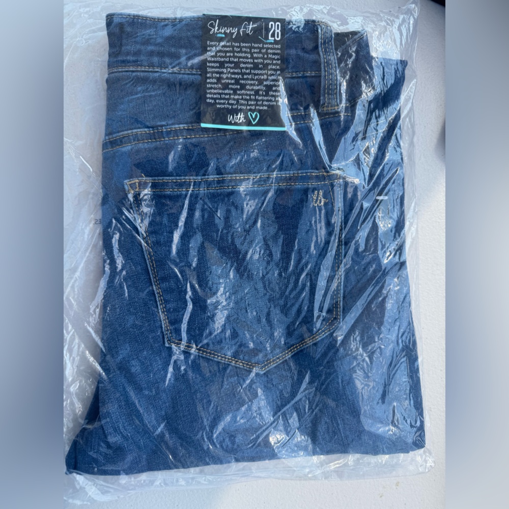 LULAROE Skinny Fit Denim essential medium wash 28